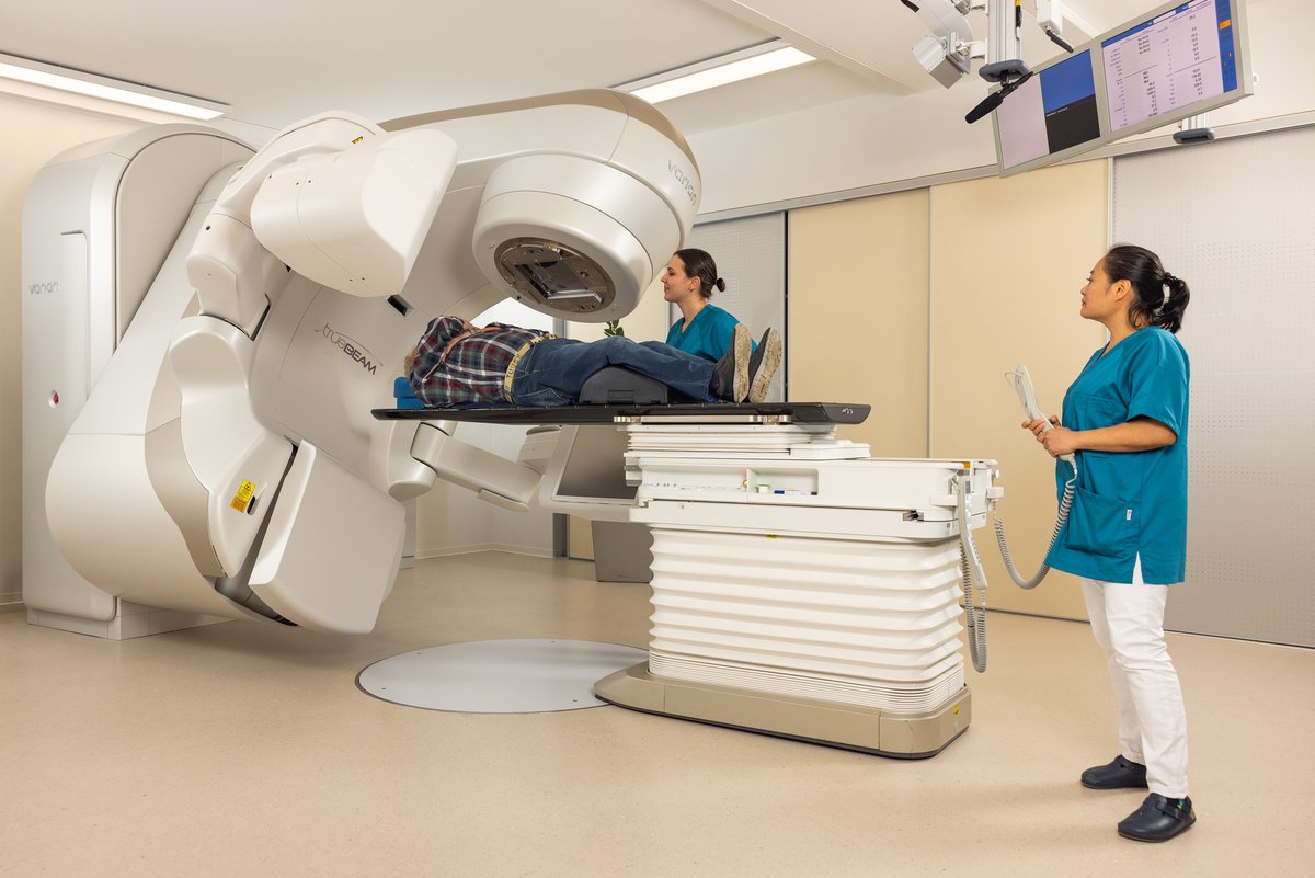 Behandlung mit dem Strahlentherapiesystem